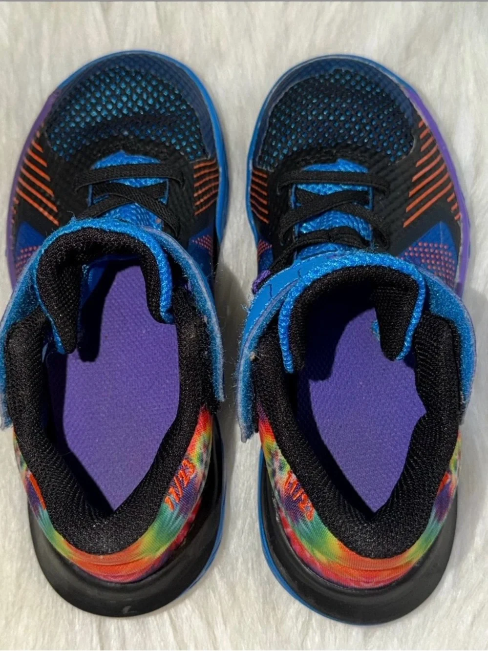 Nike Kids Black and Blue Tie-Dye Accent Sneakers Size 11